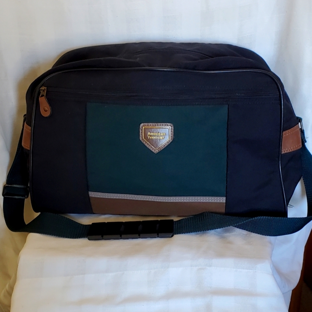 American Tourister Green & Black Canvas Zip Travel Bag Luggage w. Shoulder Strap